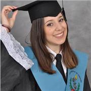 Soy graduada en Estudios Ingleses y doy clases tanto a niños como a adolescentes y adultos (Primaria, Secundaria, Bachillerato, preparación para Selectividad, Formación Profesional, títulos dentro del MCER...)